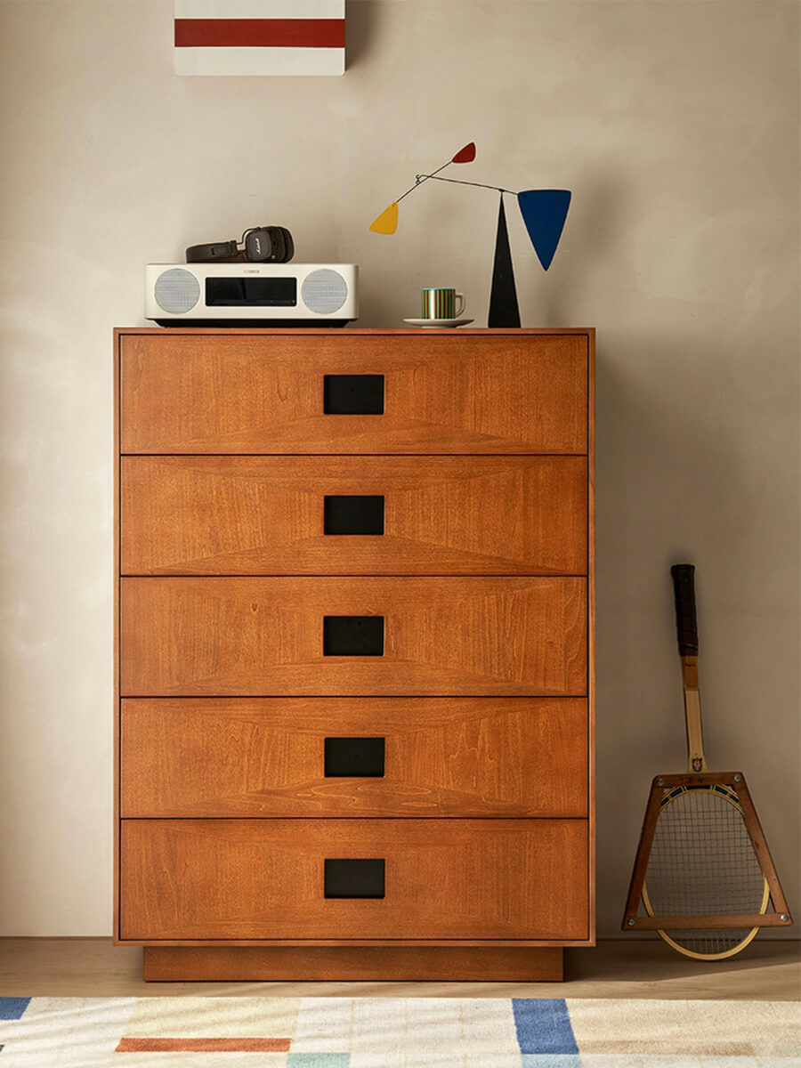 Gentle Chest of Drawers