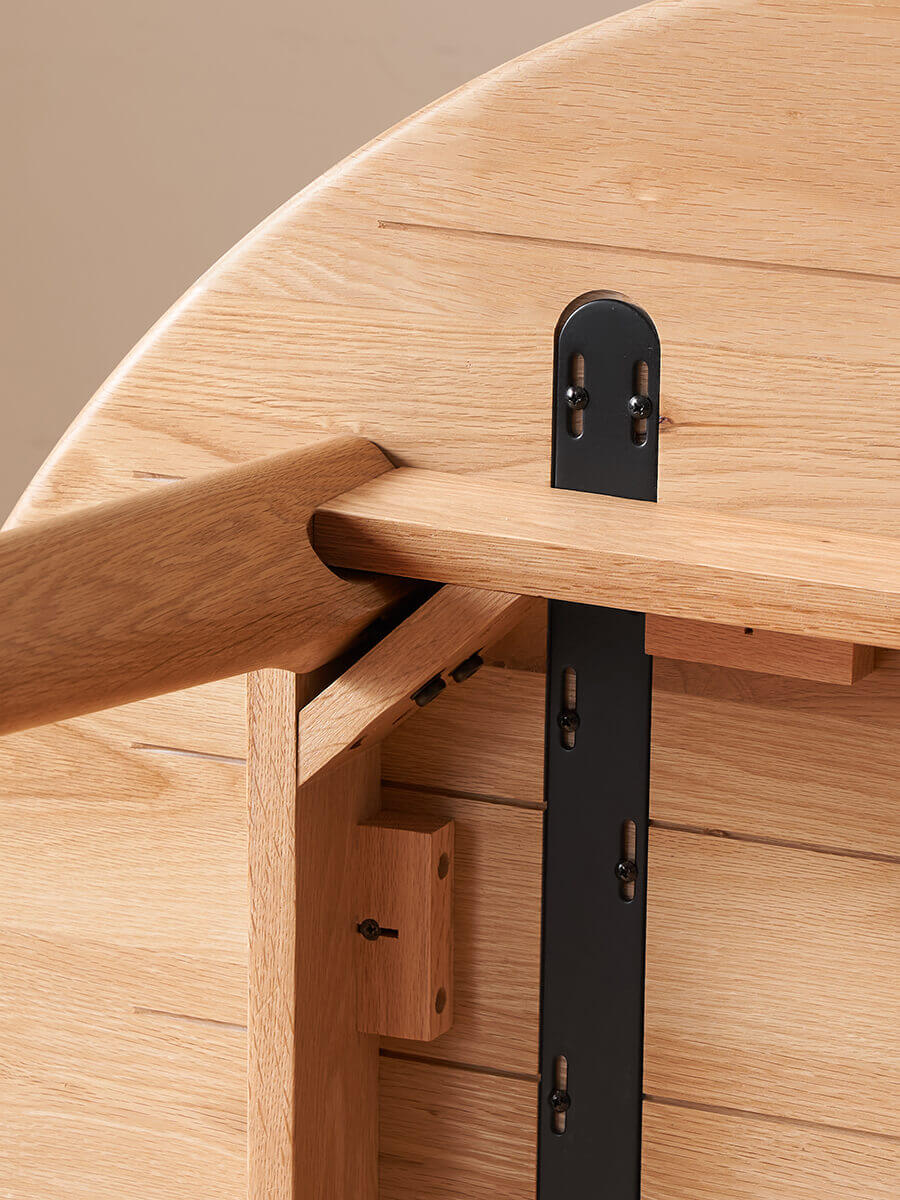 Reina Solid Oak Round Dining Table