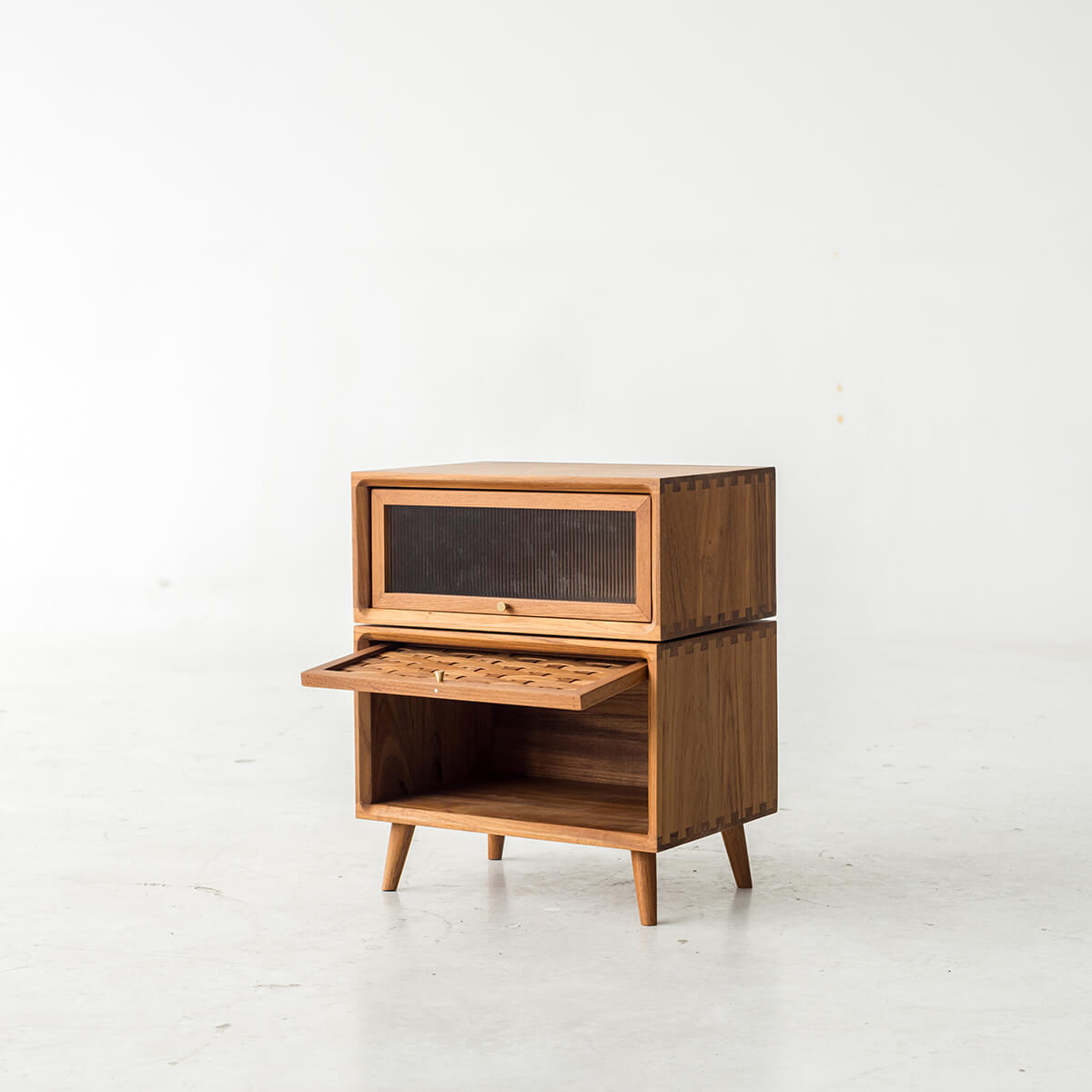 Rosen Bedside Table