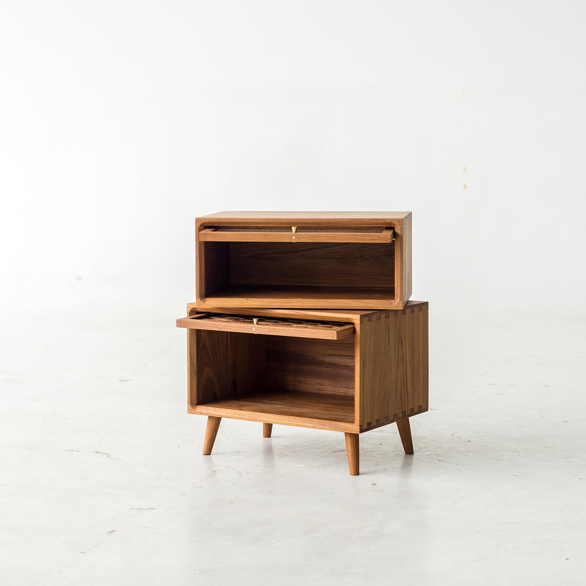 Rosen Bedside Table