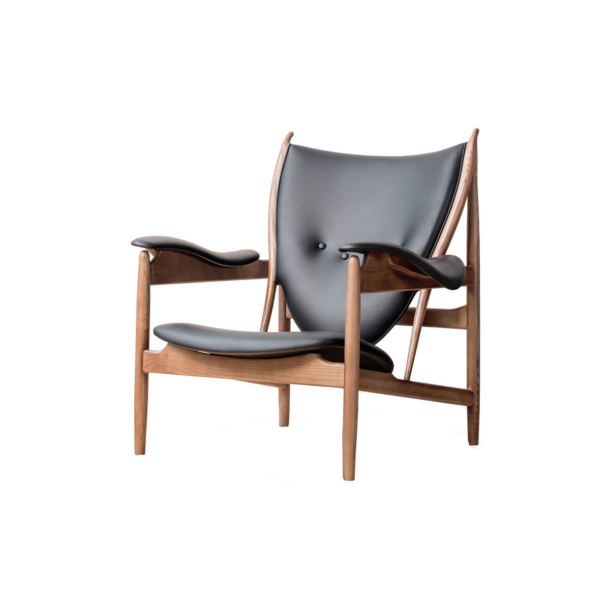 Chieftain chair replica with black leather and solid wood frame