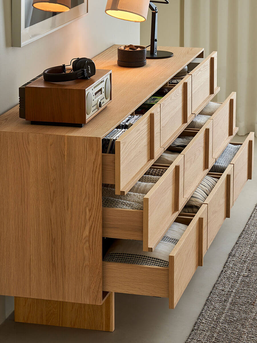 Field Chest of 9 Drawers