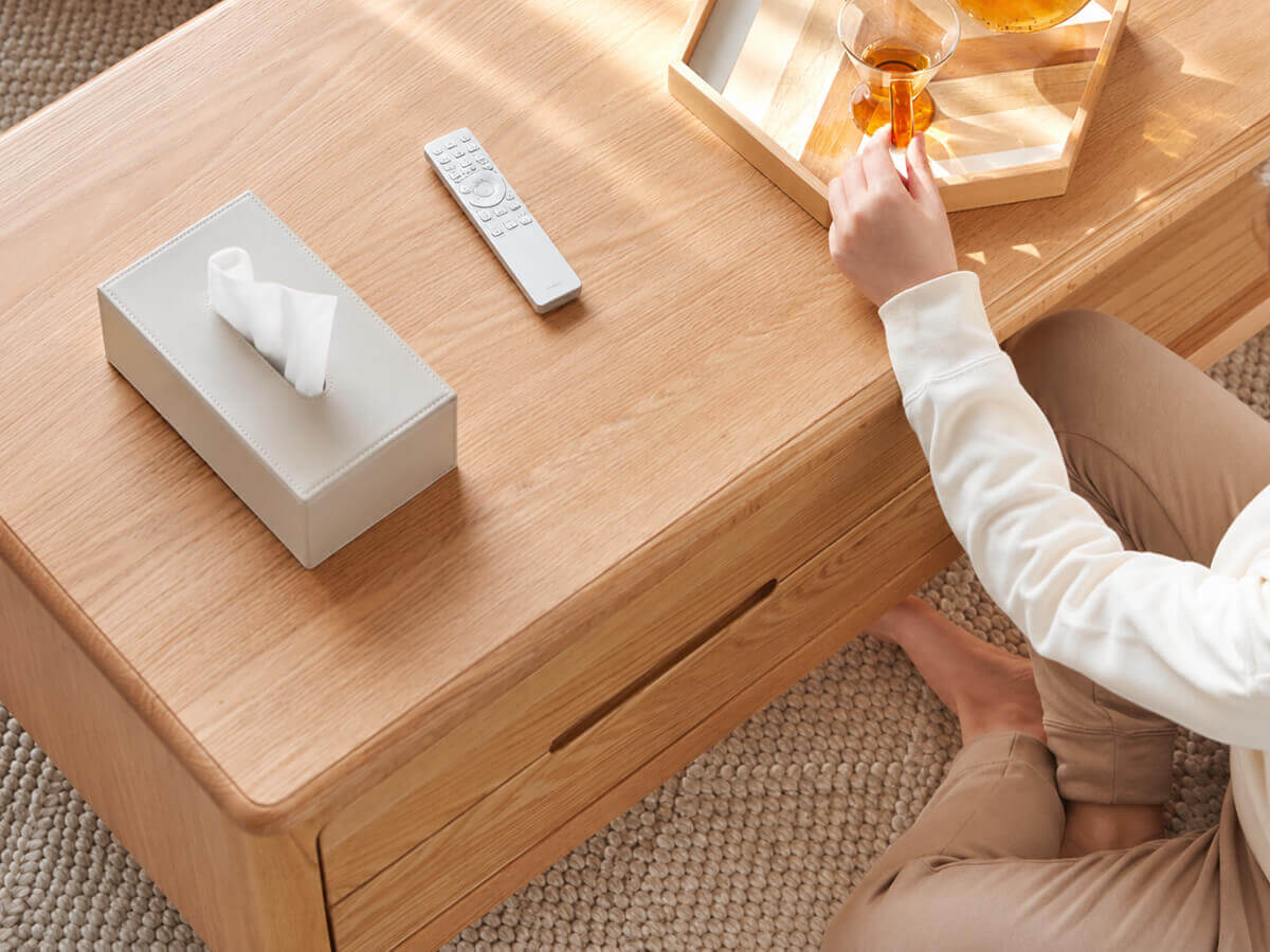 Close-up of the Gamo Solid Oak Coffee Table showing solid oak grain and craftsmanship