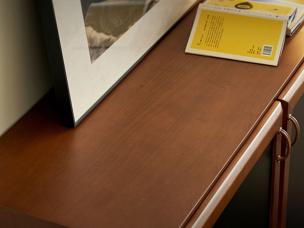 Boxwood veneer top surface detail of Gentle Ribbon TV Unit