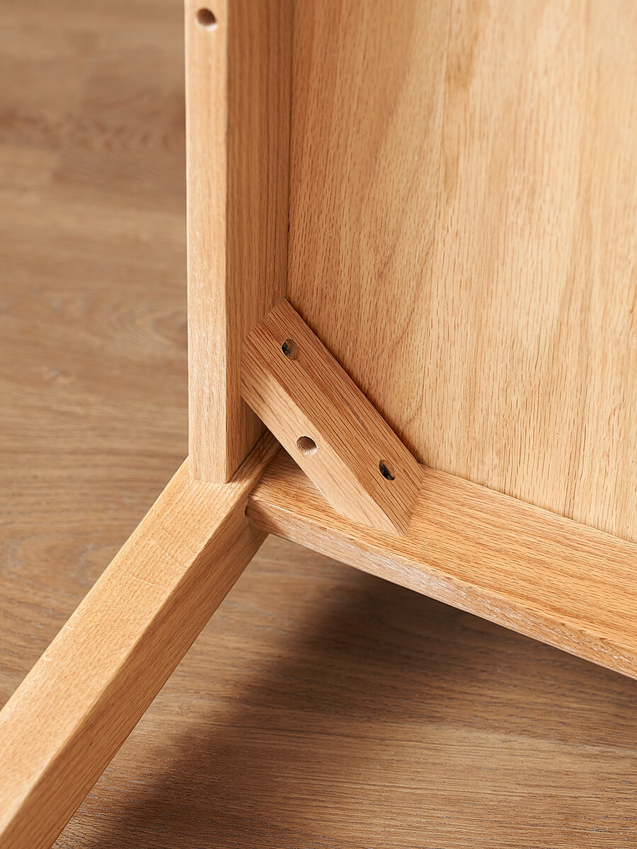 Solid oak leg construction of Griffen Dining Chair