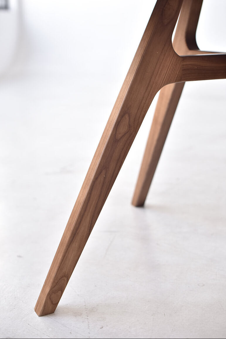 Jacob Round Dining Table Leg Detail