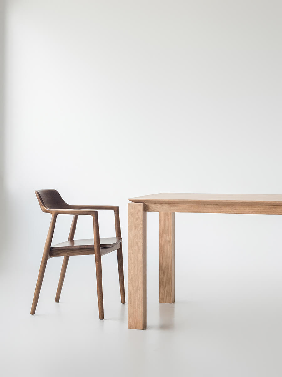 Lachlan oak dining table with Hiroshima dining chair