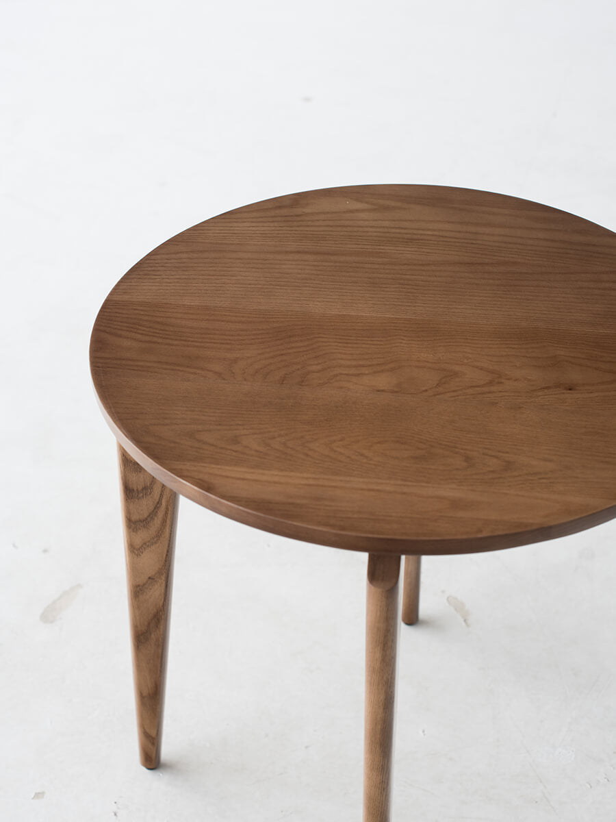 Close-up of the solid American ash tabletop on the Link side table