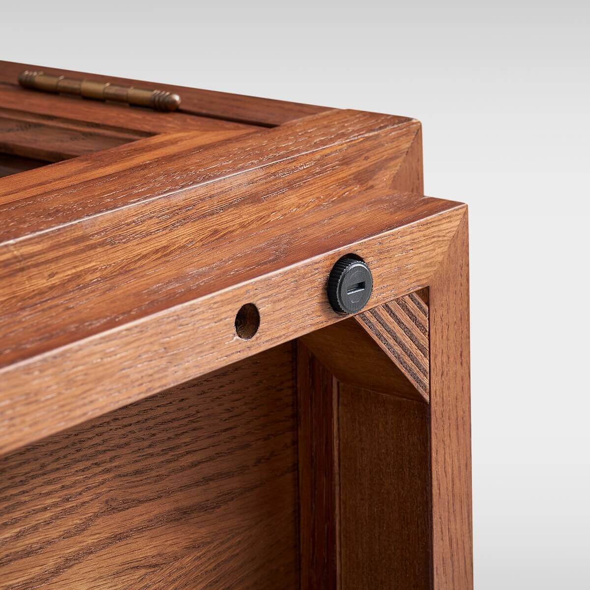 Louvre Arched Glass TV Unit adjustable levelling foot detail