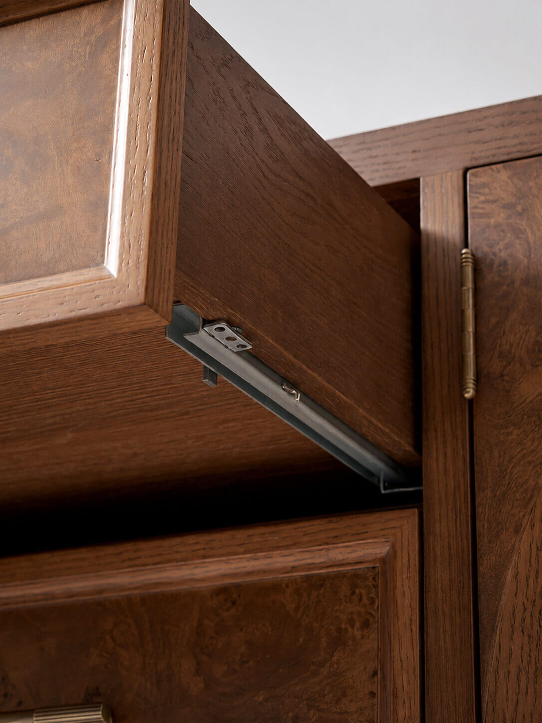 Louvre Arched Glass TV Unit door support hardware detail