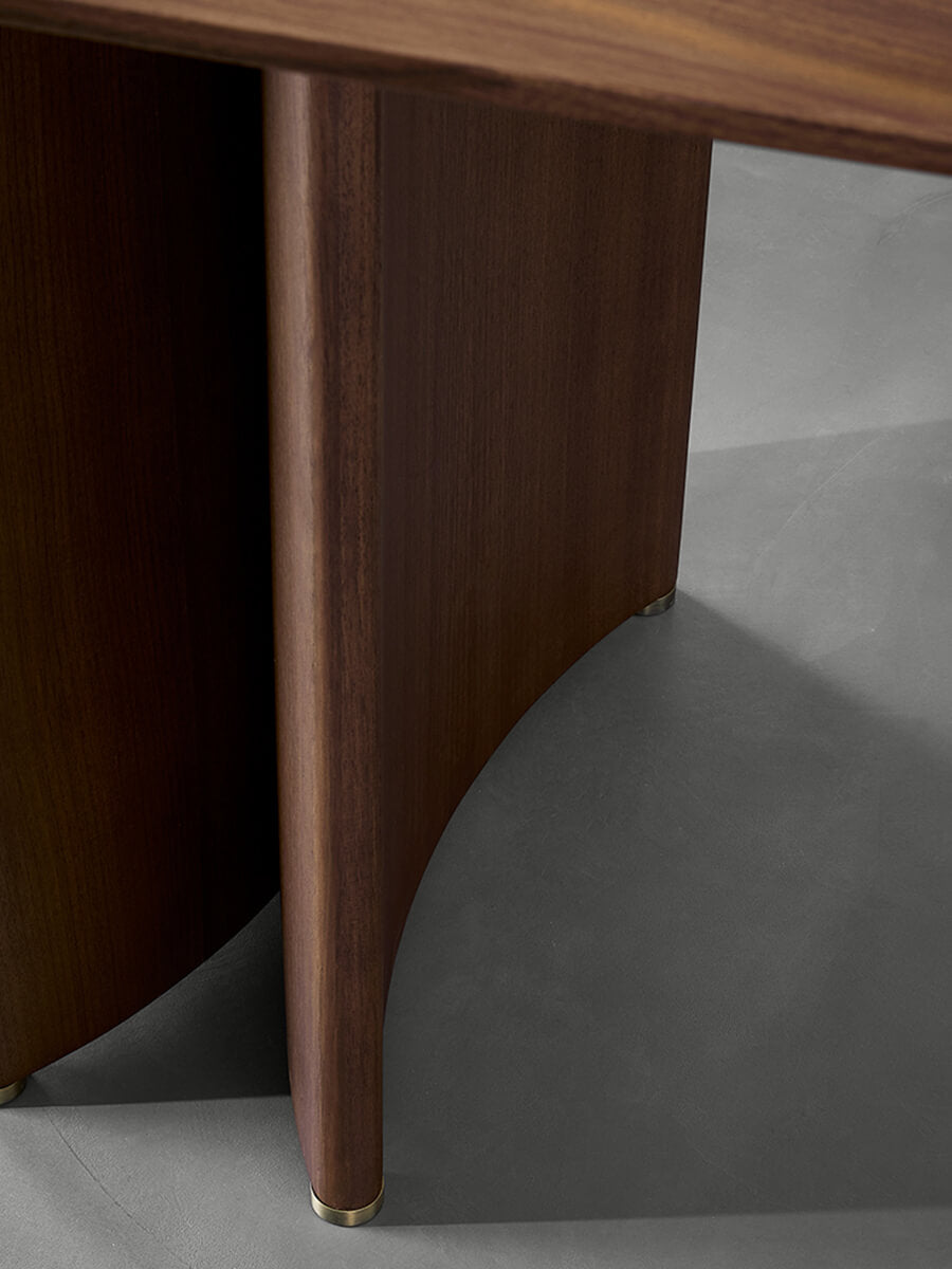 Nora dining table curved leg detail