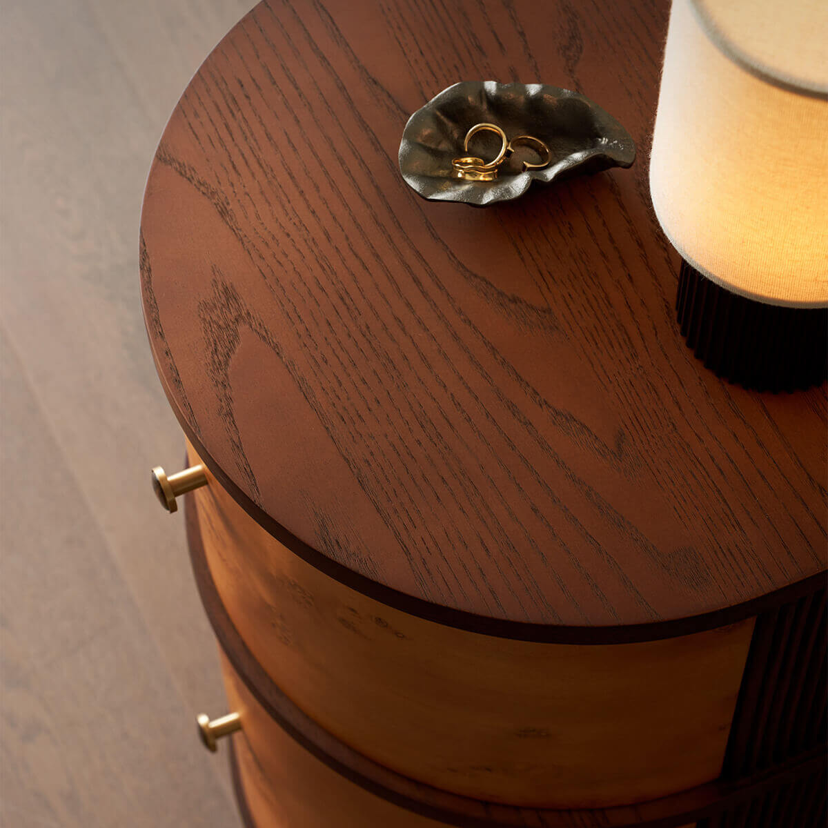 Solid ash veneer tabletop of the Sable bedside table