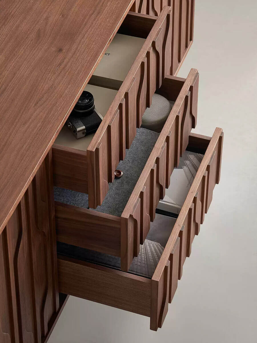 Soft-close drawer detail of Siena