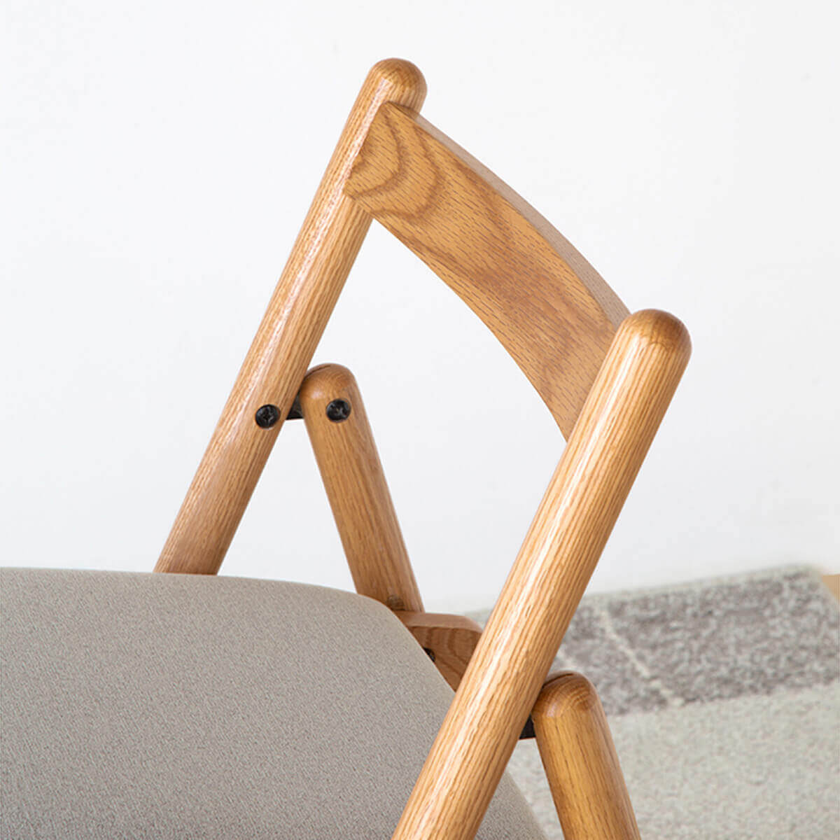 YSU-Hedrich Solid Oak Folding Chair