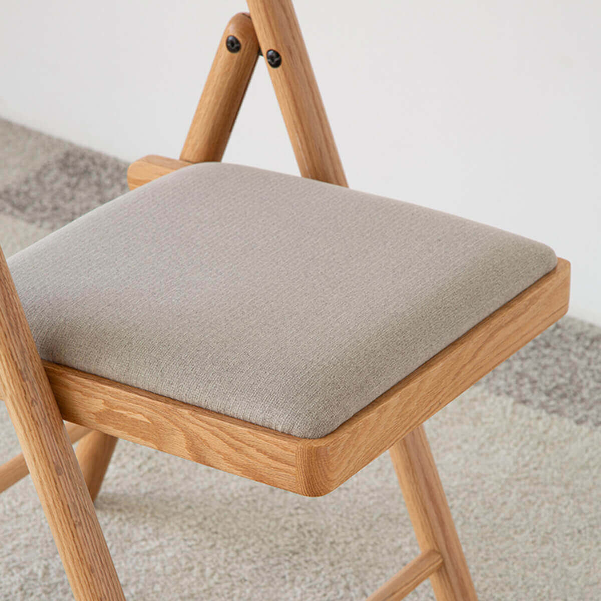 YSU-Hedrich Solid Oak Folding Chair